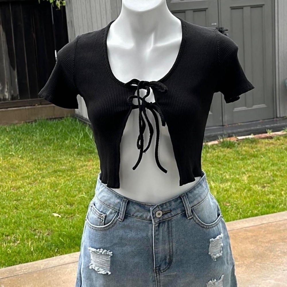 Attirance Black Ribbed Tie-Front Top, size L. - Picture 6 of 10